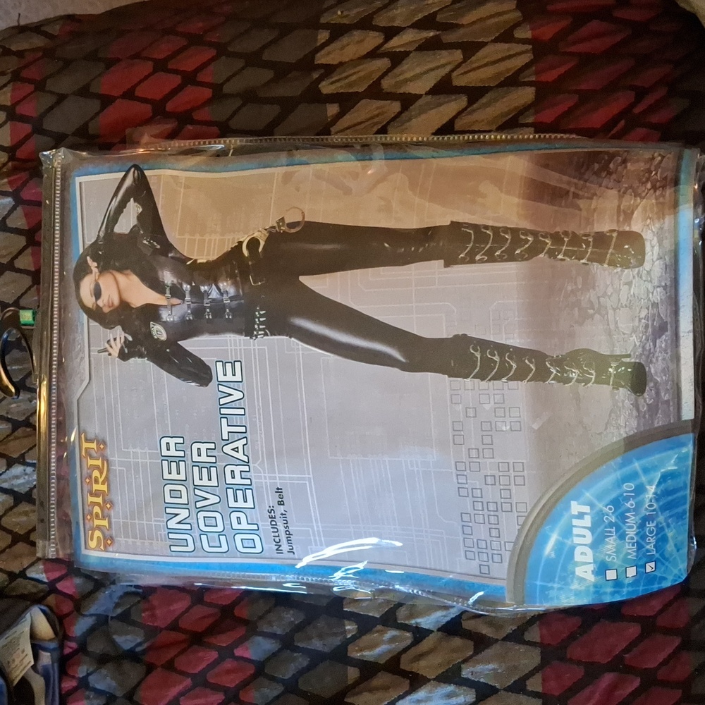 Undercover operative new spirit, halloween costume size large 10-14